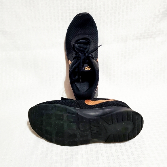 Nike Tanjun Women Running Sneakers Black/Rose/Bronze/Gold/Metallic Size 9.5 - Picture 9 of 13